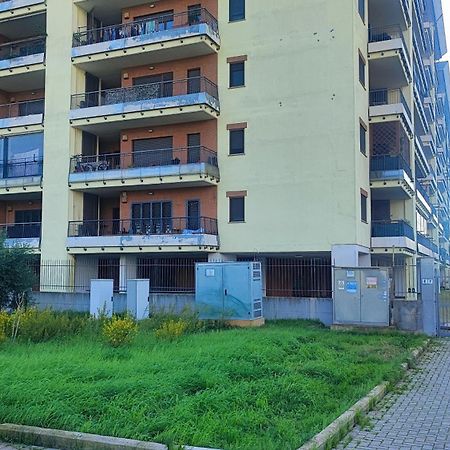 Love Home Apartament Near The Airport فيوميتشينو المظهر الخارجي الصورة