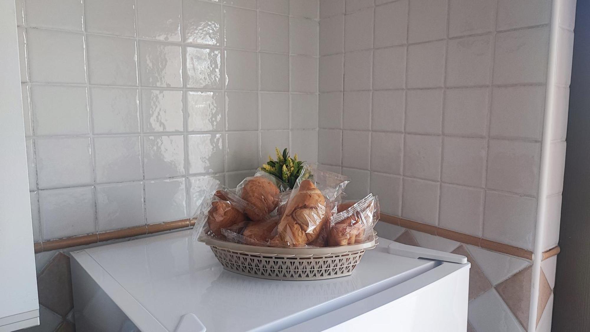 Love Home Apartament Near The Airport فيوميتشينو المظهر الخارجي الصورة